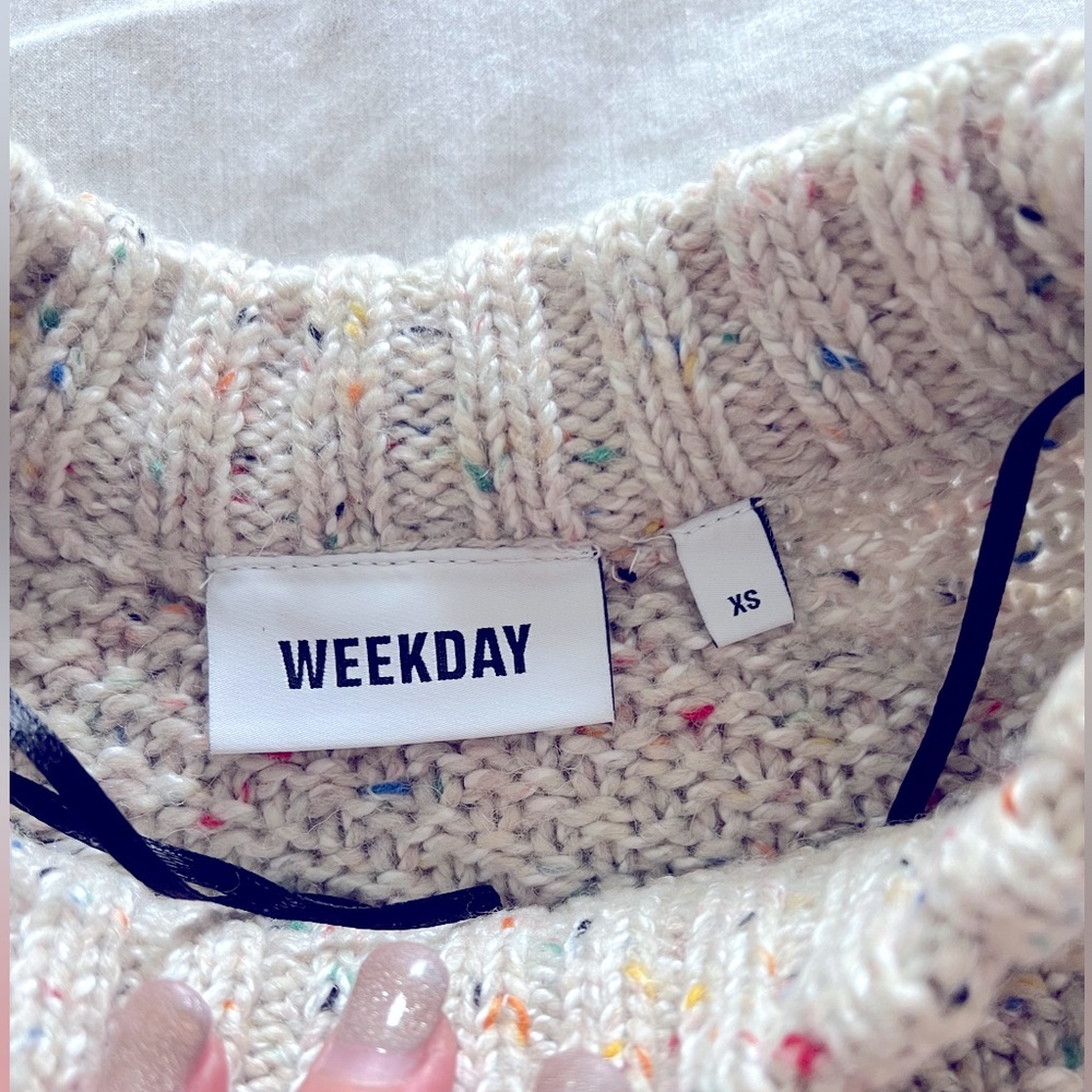 WEEKDAY Crop sweater